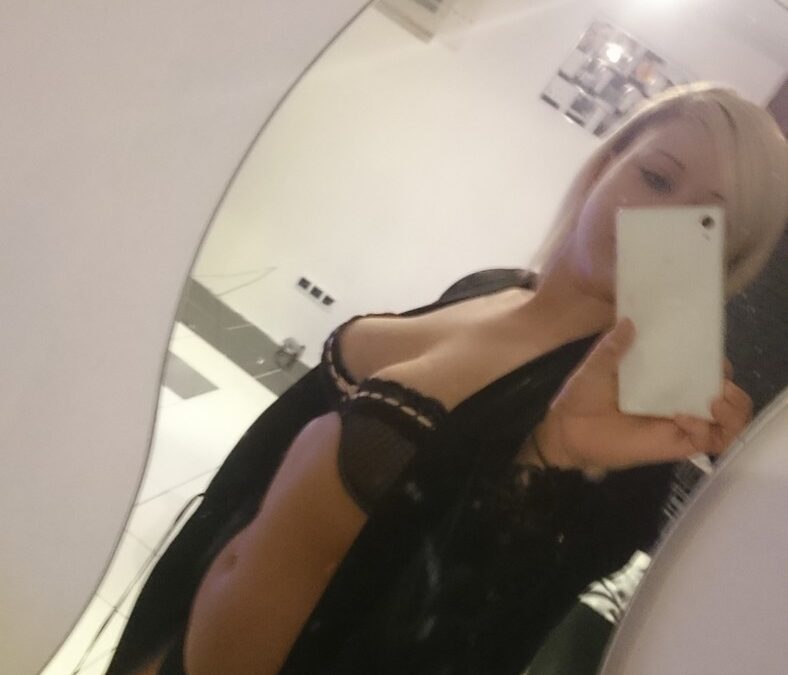 Pinnky - private Porno Darstellerin-