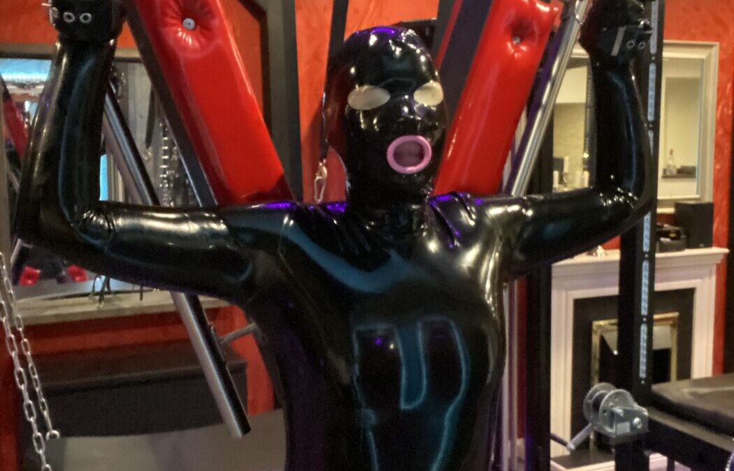 Latexgirl20 - Amateur Porno Darsteller