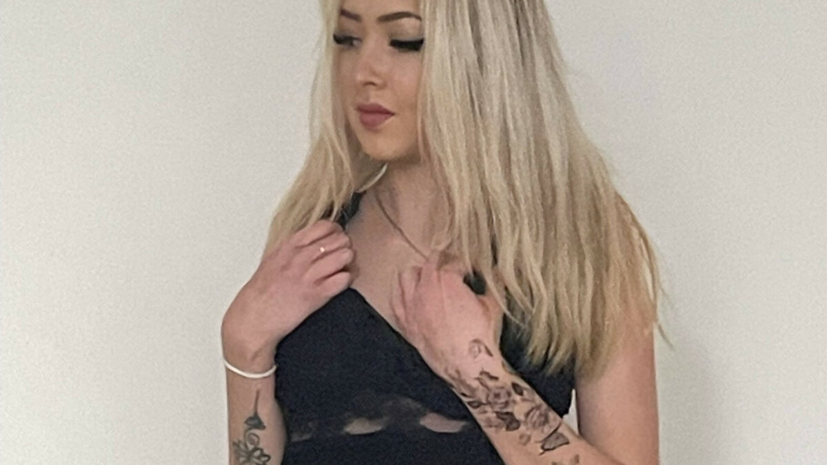 Miss-Barbiebitch - private Porno Darstellerin-