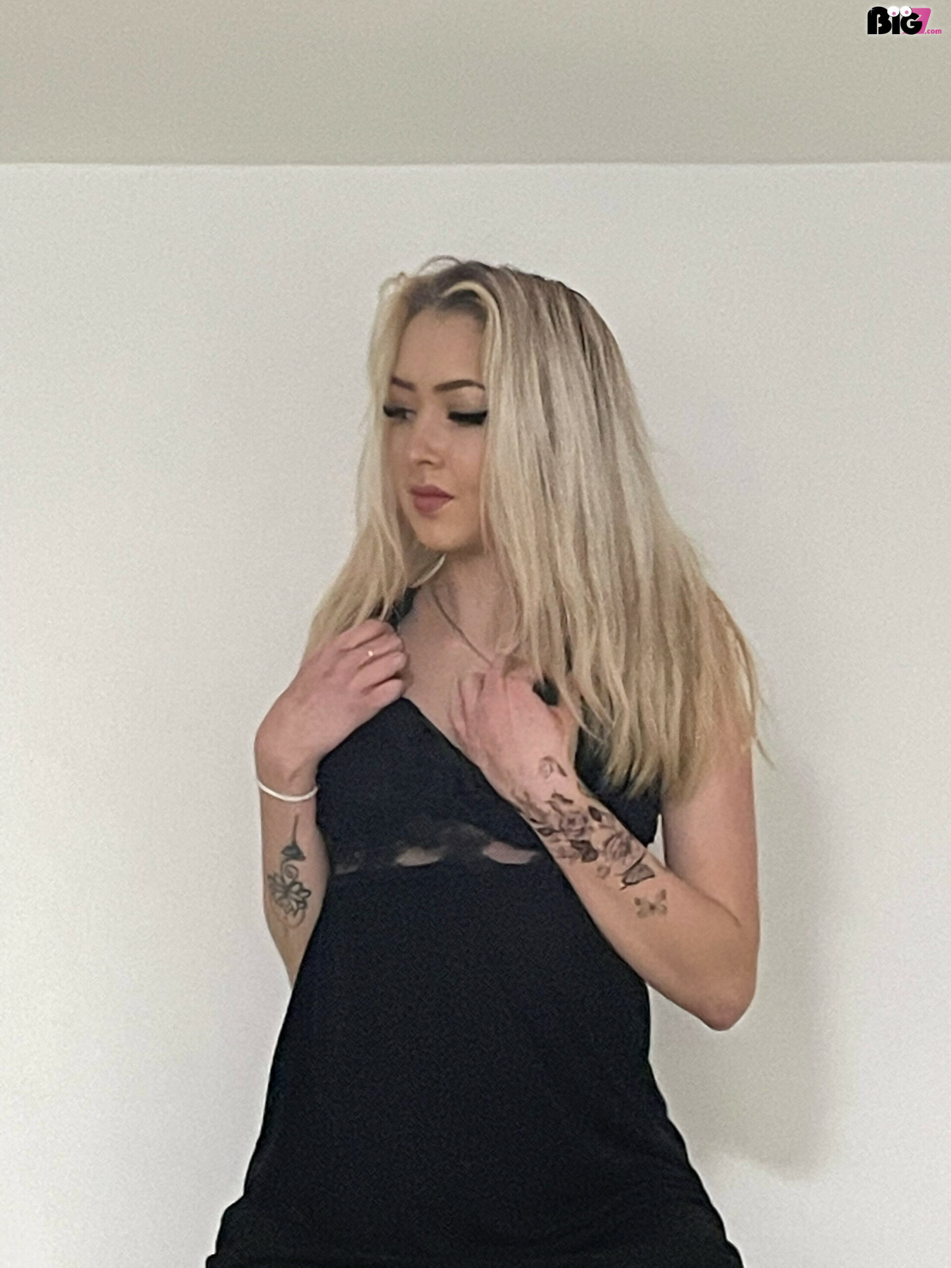 Miss-Barbiebitch - private Porno Darstellerin-