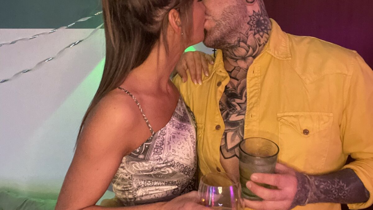 JohnTinaGreenX84 - private Porno Darstellerin- 69, Dirtytalk, Analsex, Zungen-Analsex aktiv, Ass to Mouth, Sexspielzeuge, Deepthroating (Hardcore Blasen), Gesichtsbesamung, Face-Sitting, Eier lecken, Rollenspiele, Fuß-Fetisch, Dominante Rollen