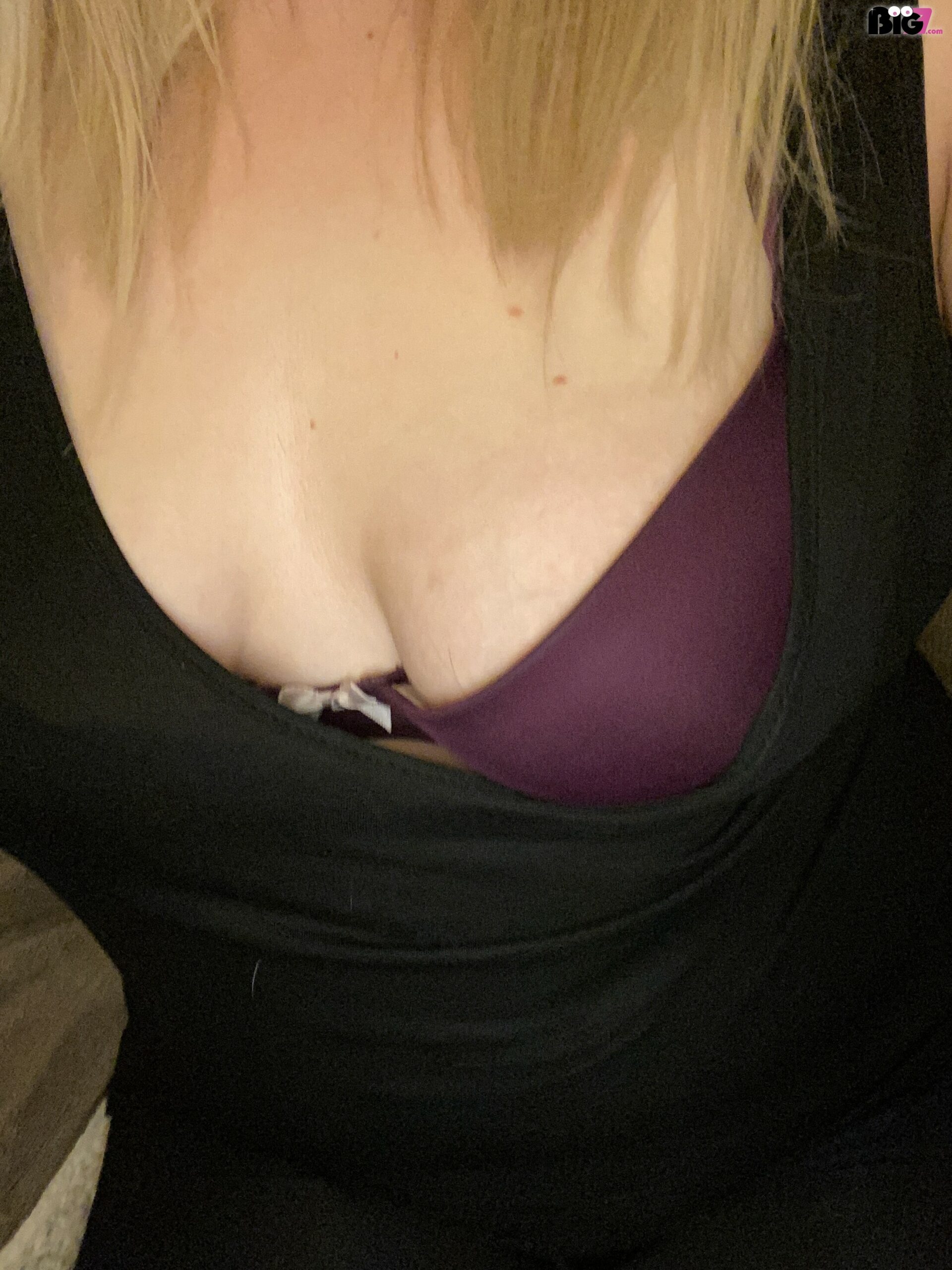 Merlequeen1998 - private Porno Darstellerin- Girlfriendsex, Sexspielzeuge, Gegenstände einführen, Tittenfick, Eier lecken, Rollenspiele, Dreier , Sex-Parties, Lack,Leder, Latex