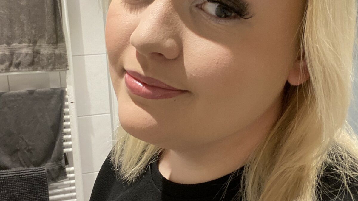 Soraya22 - private Porno Darstellerin- 69, Dirtytalk, Zungen-Analsex aktiv, Zeigen in der Öffentlichkeit, Gesichtsbesamung, Eier lecken, Dreier , Dominante Rollen, Psychofolter, Versklavung aktiv