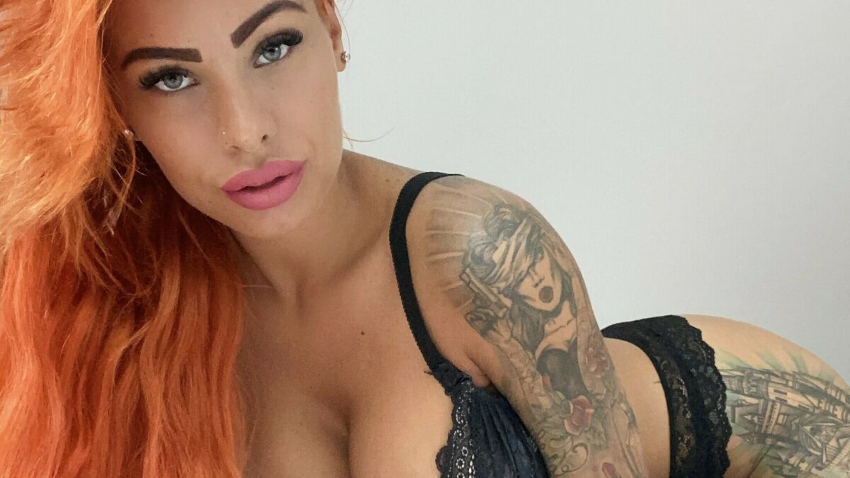 AdriannNita - Amateur Porno Darsteller