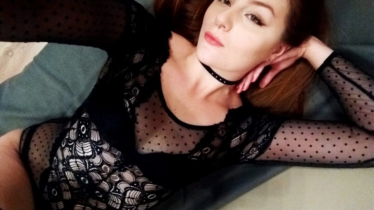 ariellasnow - Amateur Porno Darsteller