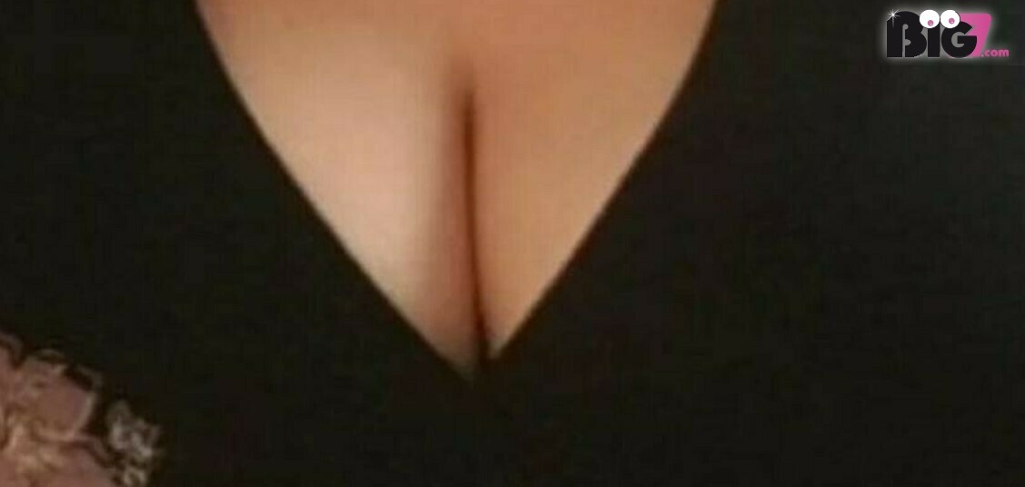 Oanaa - private Porno Darstellerin- 69, Dirtytalk, Tittenfick, Gesichtsbesamung, Face-Sitting, Eier lecken, Lesbische Spiele, Rollenspiele, Nylon-Strapserotik, High-Heels, Fuß-Fetisch, Lack,Leder, Latex, Devote Rollen, Dominante Rollen, Demütigung, Keuschhaltung, Schulerziehung, Vorführung
