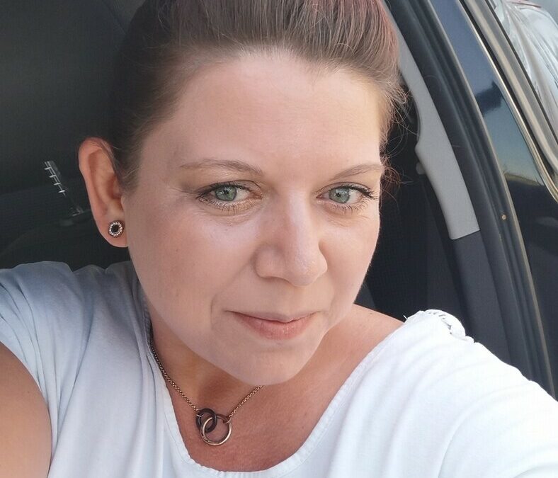 Devilslittleangel - private Porno Darstellerin- 69, Dirtytalk, Analsex, Sexspielzeuge, Rimming (Polecken), Eier lecken, Devote Rollen, Bondage, Spanking