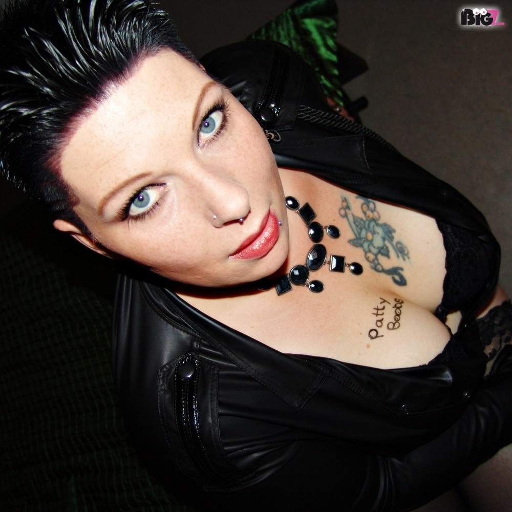 o df97492ffac3b006668e78b9a0d0fbc4 - PattyBoobs