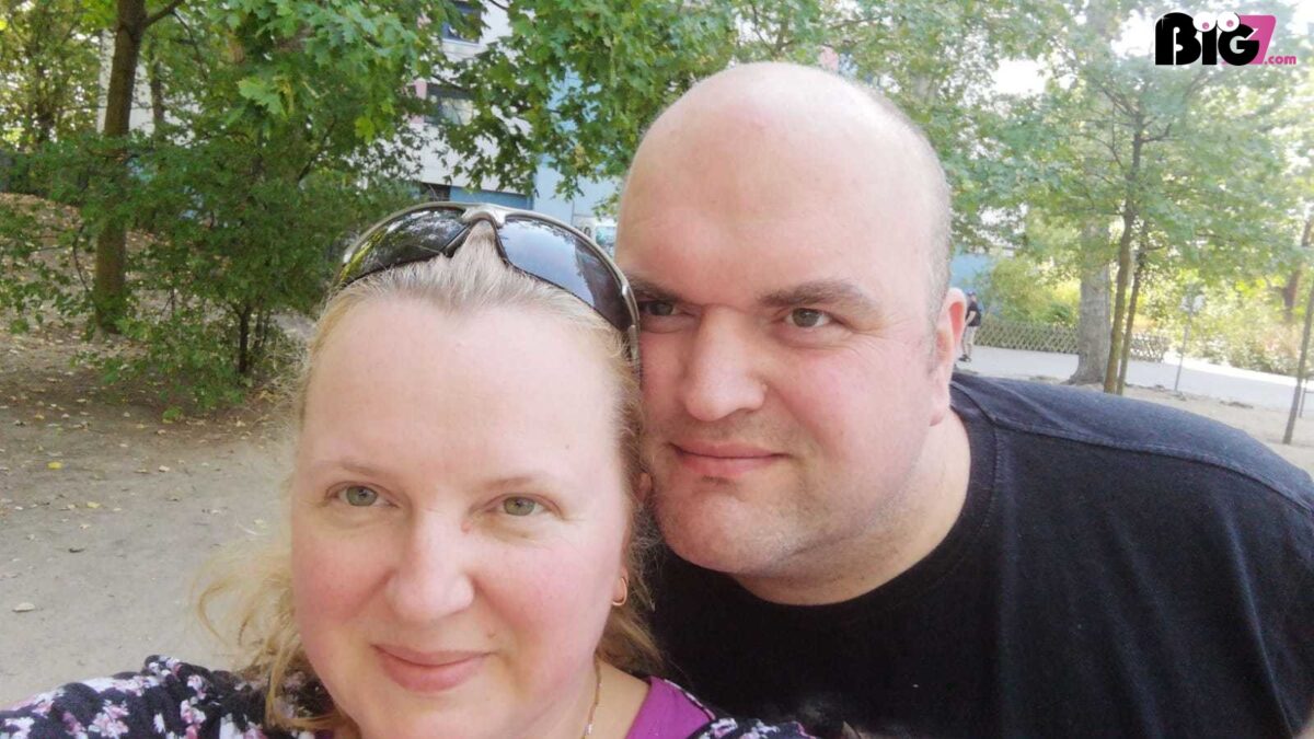 Ich und meine Freundin sind sehr gut bestückt und zeigen uns gerne wir haben viele wilde fantasyn wir suchen ein paar für Besuche im Swingerclub aus Berlin und später Freundschaft möglich