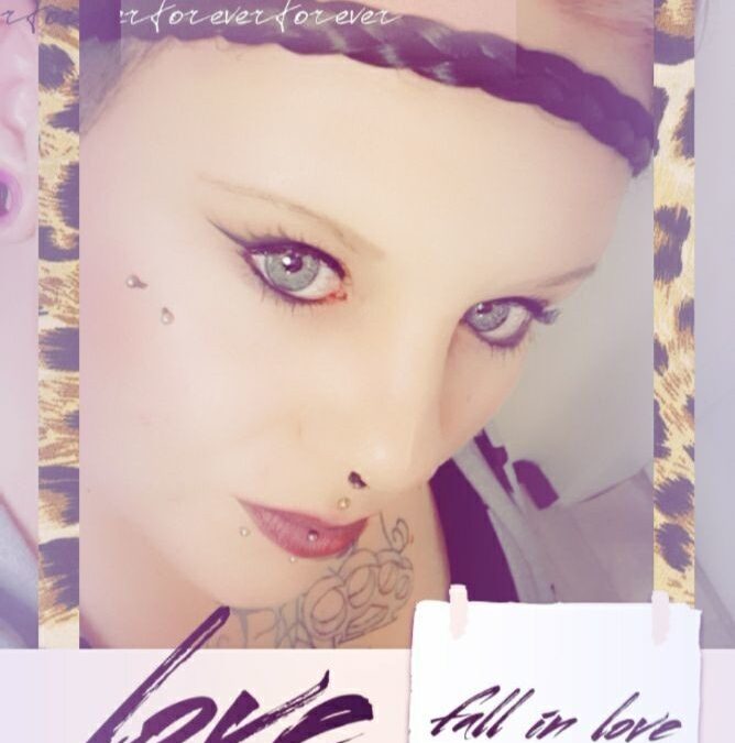 LadyLeo - Amateur Porno Darsteller