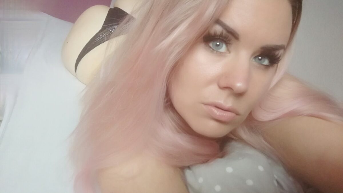 RomyRose - private Porno Darstellerin- 69, Dirtytalk, Analsex, Sexspielzeuge, Tittenfick, Deepthroating (Hardcore Blasen), Doppelte Penetrationen, Nylon-Strapserotik, High-Heels, Devote Rollen, Spanking, Spitting