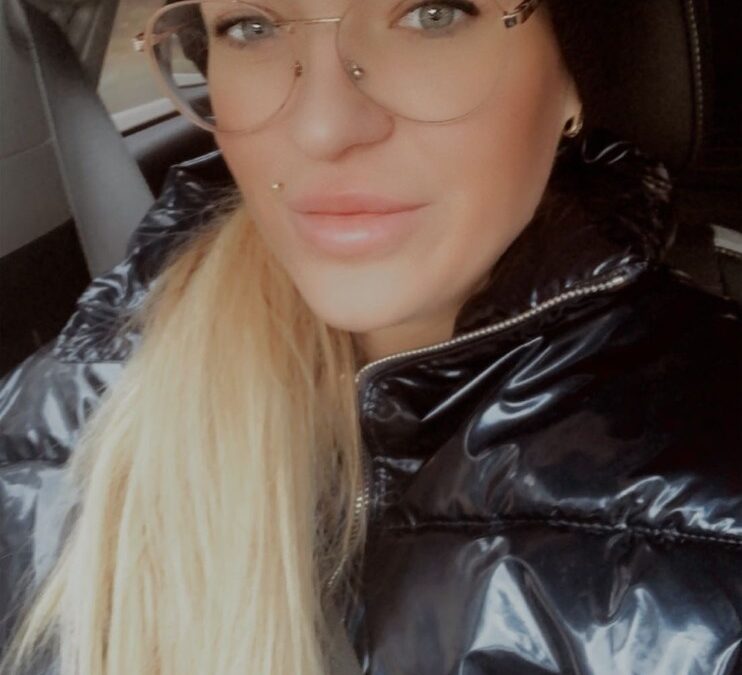 NadiaGold - Amateur Porno Darsteller