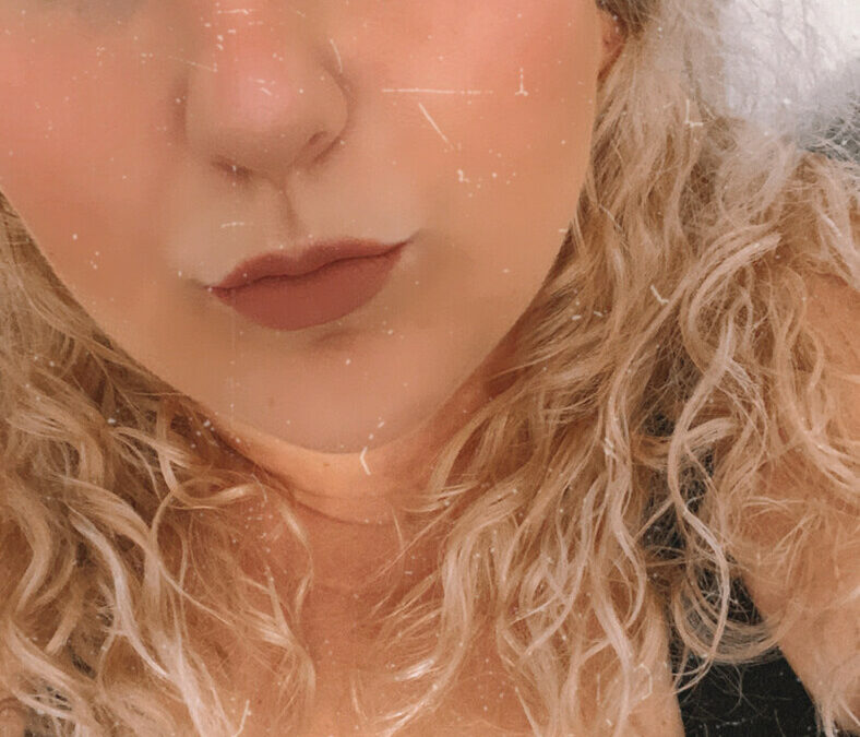 FriedaFoxx - private Porno Darstellerin- Dirtytalk, Face-Sitting, Eier lecken, Dominante Rollen, Keuschhaltung