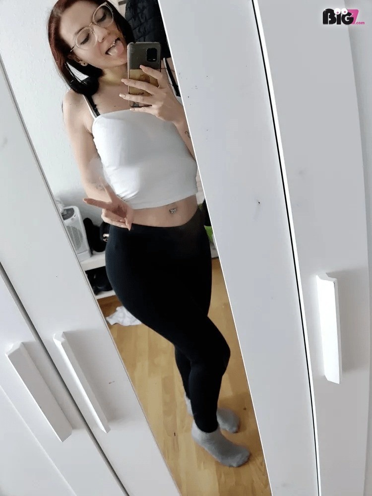 KarinaDeluxe - Amateur Porno Darsteller