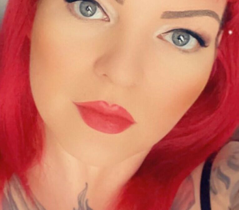 MiriiiRedhead - private Porno Darstellerin- 69, Dirtytalk, Analsex, Tittenfick, Deepthroating (Hardcore Blasen), Rimming (Polecken), Face-Sitting, Eier lecken, Creampie, Große Schwänze, Große Brüste, Lesbische Spiele, Swingen, Rollenspiele, Dreier , Gruppensex , Sex-Parties, Natursekt aktiv, Natursekt passiv, Devote Rollen, Bondage, Spanking, Rasur, Fisting