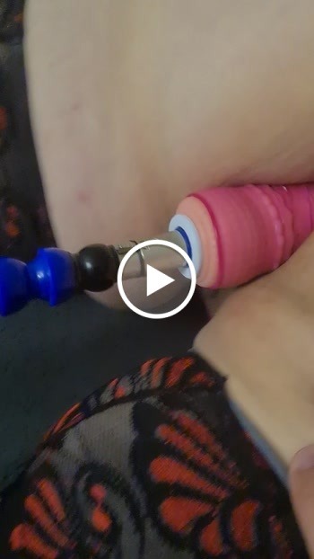 Gefickt von der Fickmaschine - Fickmaschine, frau, gefickt, mann, nahaufnahme, porno, solo, Zum ersten Mal