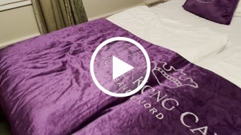 pb xl d9b92a59b9dd70fc0f0273cb292b40a4 1 1 - geiler Orgasmus im uralten Hotel