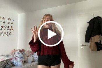 Ich zeige mich das erste mal Nackt!! Ich bin soooo aufgeregt! - 18, aufgeregt, blond, Brüste, erste mal, frau, kleine brüste, Macht, nackt, nahaufnahme, natur, porno, rasiert, Schön, solo, striptease