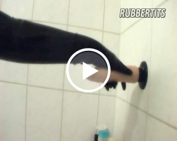 GEILER DILDOFICK IM BAD - Avengelique, Bad, Catsuit, dildofick, Dildos, Doppelt, dusche, Fetisch, frau, frauen, geil, geile, handschuhe, heiss, Herrin, lack, latex, leder, loch, Masken, Masturbieren, nahaufnahme, natürlich, porno, Posen, rasiert, Reife Frauen, Schwanz, solo, vibrator