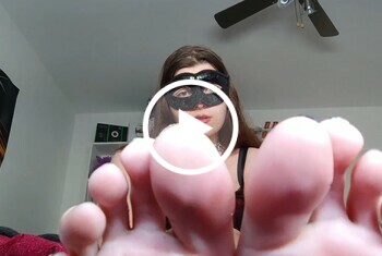 Ich zeige dir meine Füße! - Private Porn - Jetzt ansehen