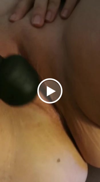 Nach langer Pause, wieder den Massagestab im Einsatz - Private Porn - Jetzt ansehen