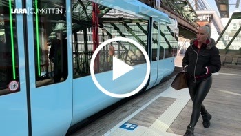 pb xl bce18a30e9de053541da1d6f818323d0 1 - FICKDATE Public in der Schwebebahn klar gemacht - Für nen FACIAL nehm ich JEDEN mit nach Hause