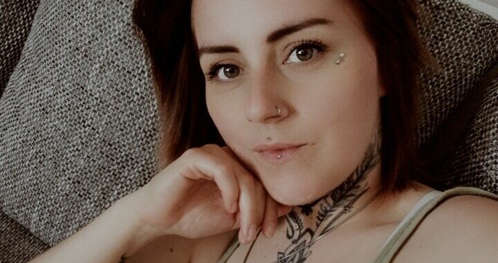 LiaDeluxe - Amateur Porno Darsteller
