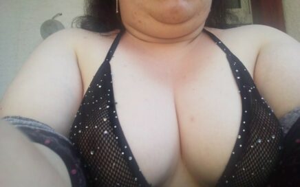 bbwnicole - private Porno Darstellerin- 69, Girlfriendsex, Dirtytalk, Zungen-Analsex aktiv, Sexspielzeuge, Tittenfick, Deepthroating (Hardcore Blasen), Gesichtsbesamung, Face-Sitting, Eier lecken, Creampie, Rollenspiele, Nylon-Strapserotik, High-Heels, Fuß-Fetisch, Lack,Leder, Latex, Dominante Rollen, Spanking, Keuschhaltung, Versklavung aktiv , Versklavung passiv, Partnererziehung, Trampling