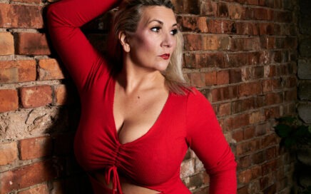 Sandybigboobs - private Porno Darstellerin- 69, Dirtytalk, Analsex, Zeigen in der Öffentlichkeit, Gegenstände einführen, Tittenfick, Deepthroating (Hardcore Blasen), Gesichtsbesamung, Eier lecken, Große Schwänze, Swingen, Dreier , Doppelte Penetrationen, Gruppensex , Sex-Parties, Nylon-Strapserotik, High-Heels, Lack,Leder, Latex, Wachs-Spiele, Devote Rollen, Demütigung, Bondage, Spanking, Spitting, Rasur, Versklavung passiv, Vorführung, Fisting