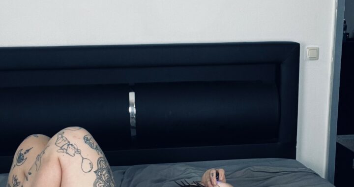 MarieSowieso - private Porno Darstellerin- 69, Girlfriendsex, Dirtytalk, Analsex, Sexspielzeuge, Tittenfick, Deepthroating (Hardcore Blasen), Face-Sitting, Eier lecken, Rollenspiele, Dominante Rollen, Demütigung, Fisting