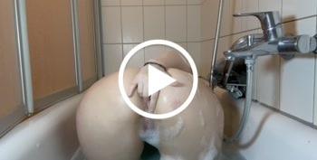 pb xl 153903b4450591816e628934544d5a3f 1 1 - Nach der Schule erstmal in die Badewanne...