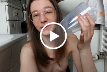 pb xl 38624524760479c86a324ce78084d7ce 1 8 - BECHER SQUIRT Ich entsafte meine Muschi!