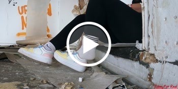 Lost Place Sockjob u. Handjob . Füße mit Sportsocken SIDE CAM - Private Porn - Jetzt ansehen