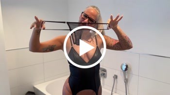 Aufgestrapstes FICKSTÜCK - Benutzt und VOLLGESPRITZT - tattoos