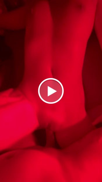 pb xl 04aab5d0d6a1455cec2499434e83ae22 1 - Rotlichtfick