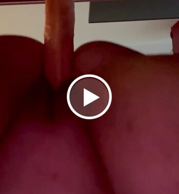 Saugnapfdildo reiten - dildo, Dildos, fingern, frau, Liebe, Masturbieren, porno, rasiert, reiten, solo, vibrator