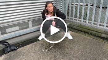 Pissclip Challenge 2024 Part 2 - blond, challenge, frau, Julia-Winter, man, milfs, natursekt, pinkeln, porno, public, rasiert, sauber, solo, Sucht, tuch, weiß